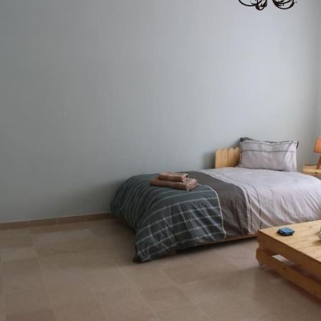 Appartement Simple Et Propre Сфакс Екстериор снимка