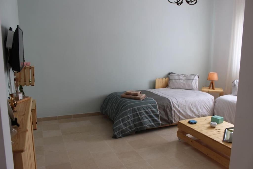 Appartement Simple Et Propre Сфакс Екстериор снимка