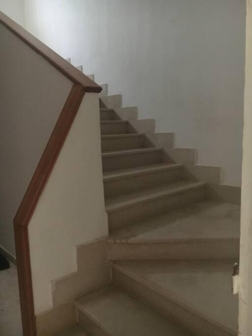 Appartement Simple Et Propre Сфакс Екстериор снимка